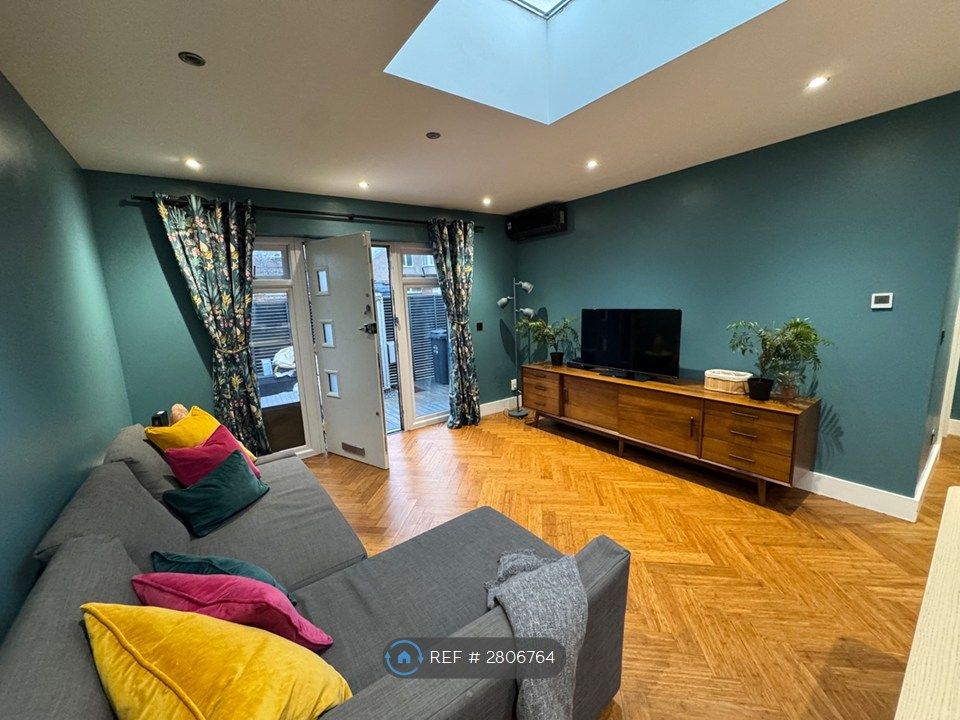 Property photo 2 of 11