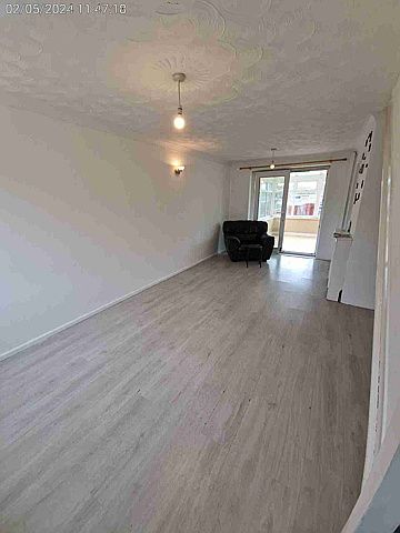 Property photo 2 of 12 360Px.37Ripcroft-Lounge-13367749-1-0