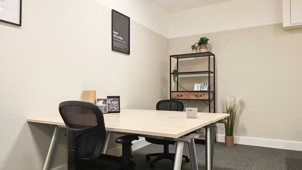 Property photo 3 of 13 Office