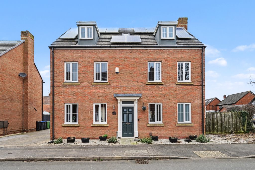 Property photo 1 of 28