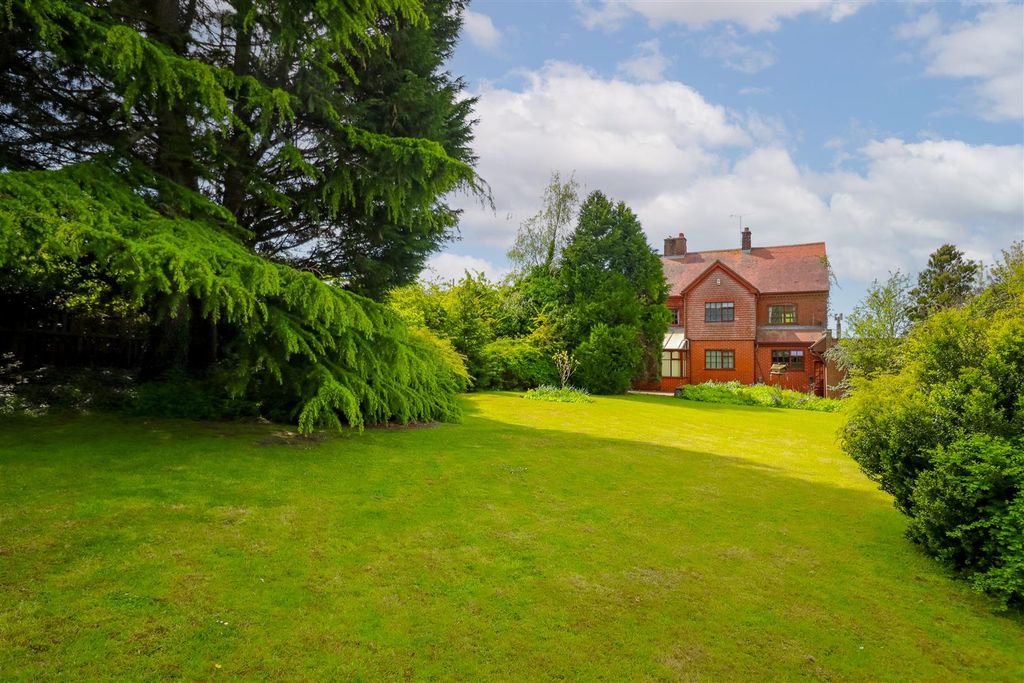 Property photo 1 of 41