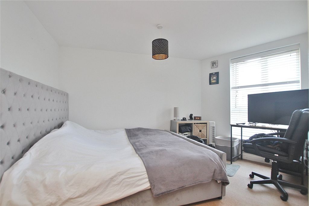 Property photo 3 of 9 Picture No. 11