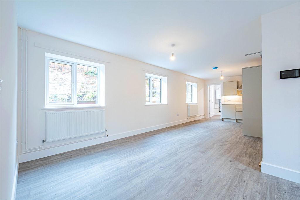 Property photo 3 of 10 Picture No. 08