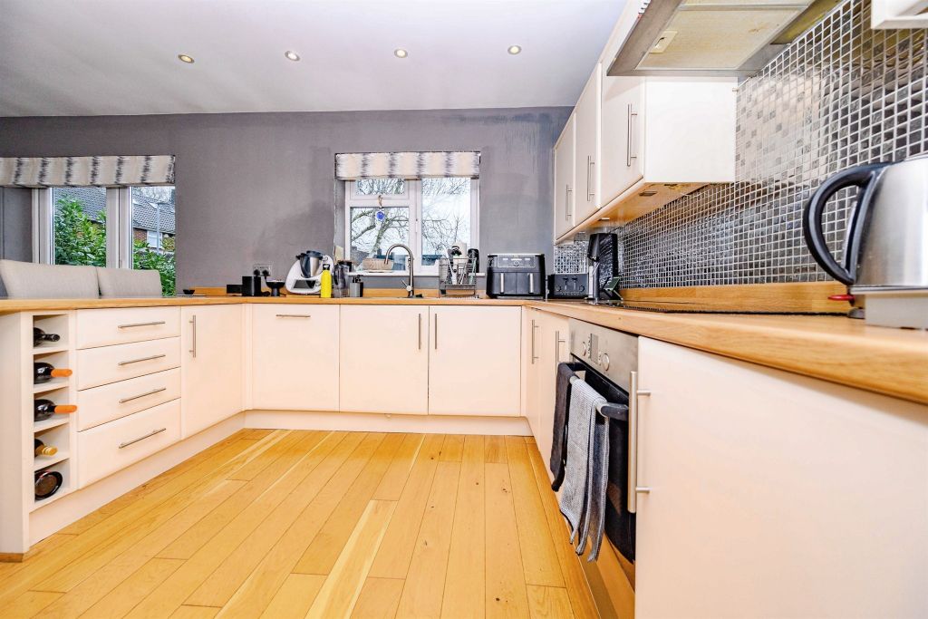 Property photo 3 of 21