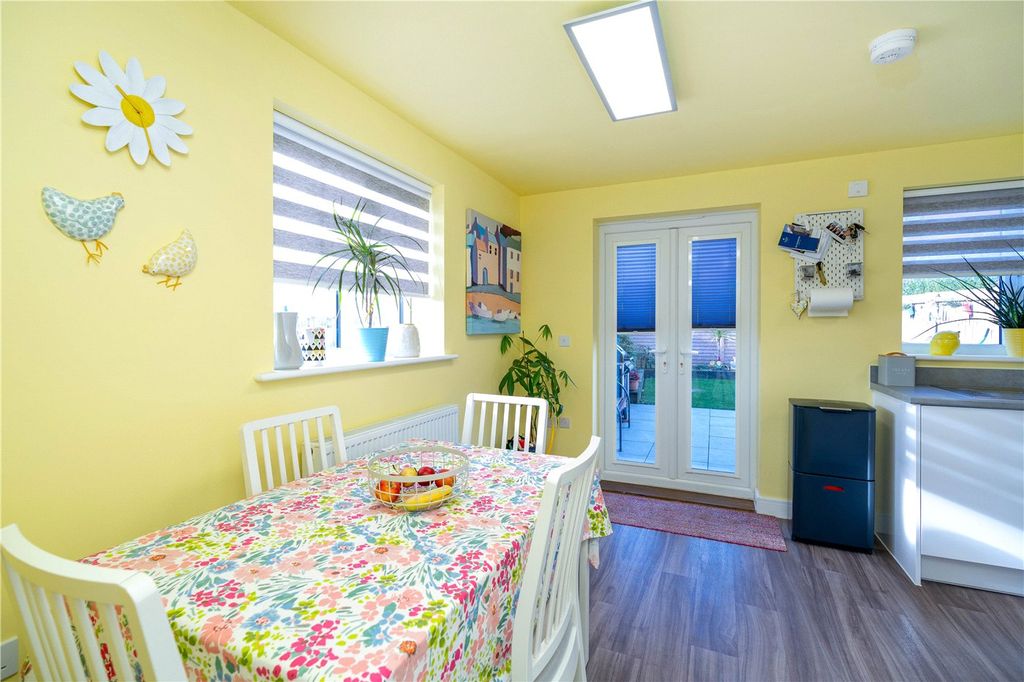 Property photo 3 of 17 Picture No. 16