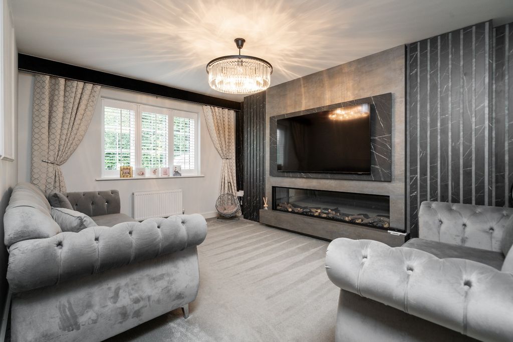 Property photo 2 of 22 4387173