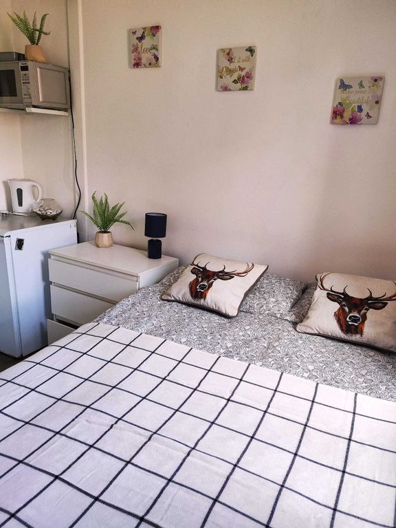 Property photo 1 of 2