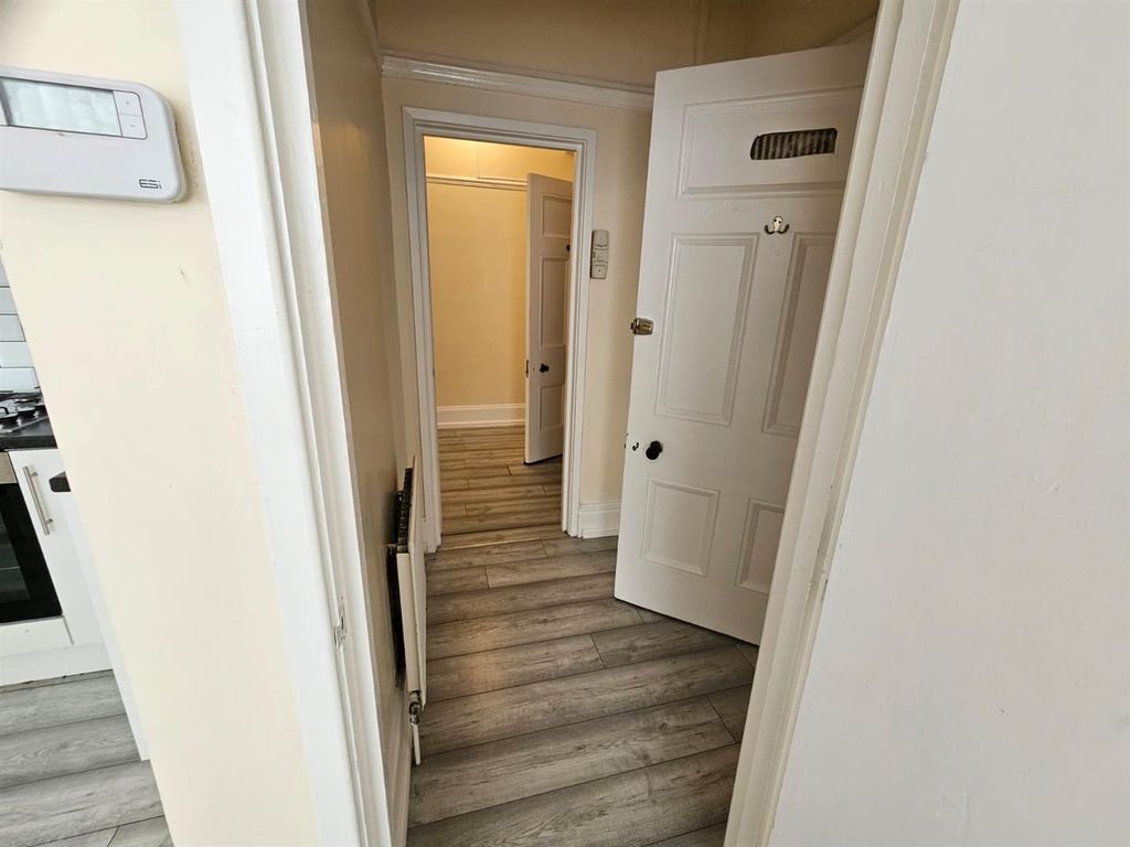 Property photo 3 of 9 Hallway