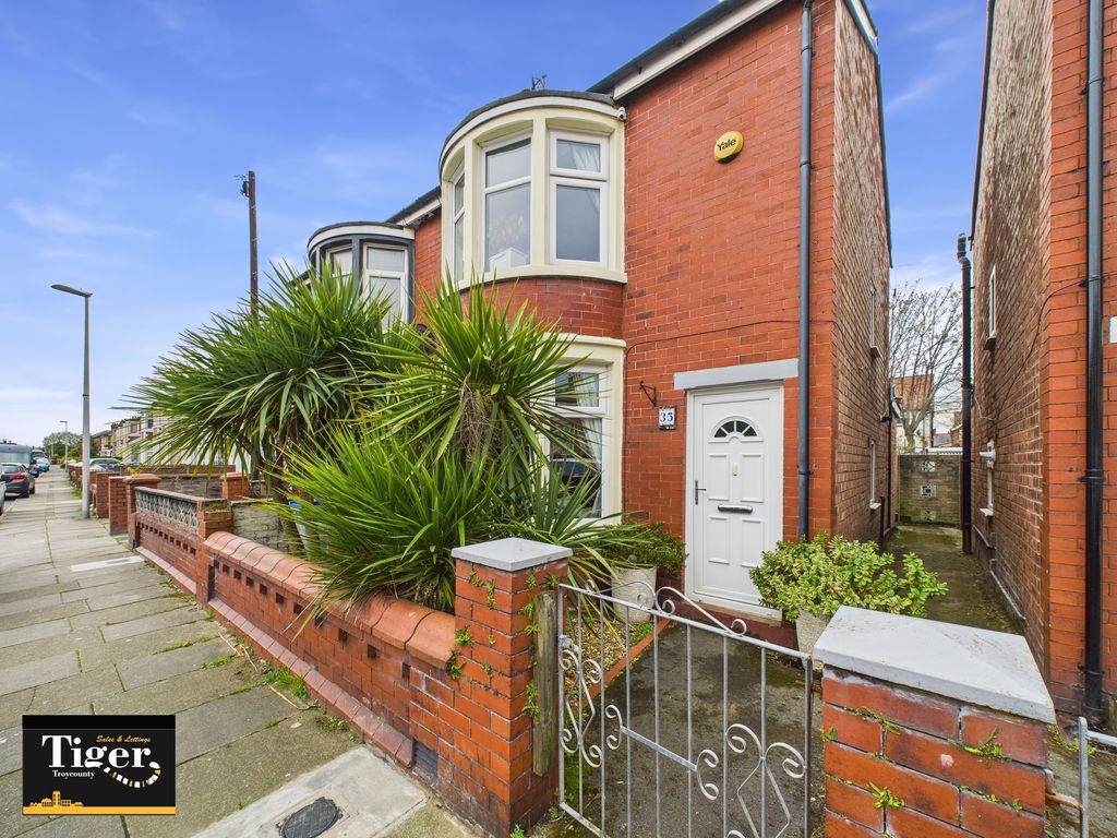 Property photo 2 of 17 Cam02176G0-Pr0553-Still020
