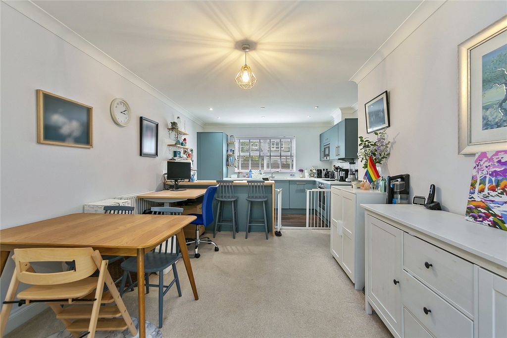 Additional image 7 of 2 bed flat for saleAzalea Court, Hampton TW12