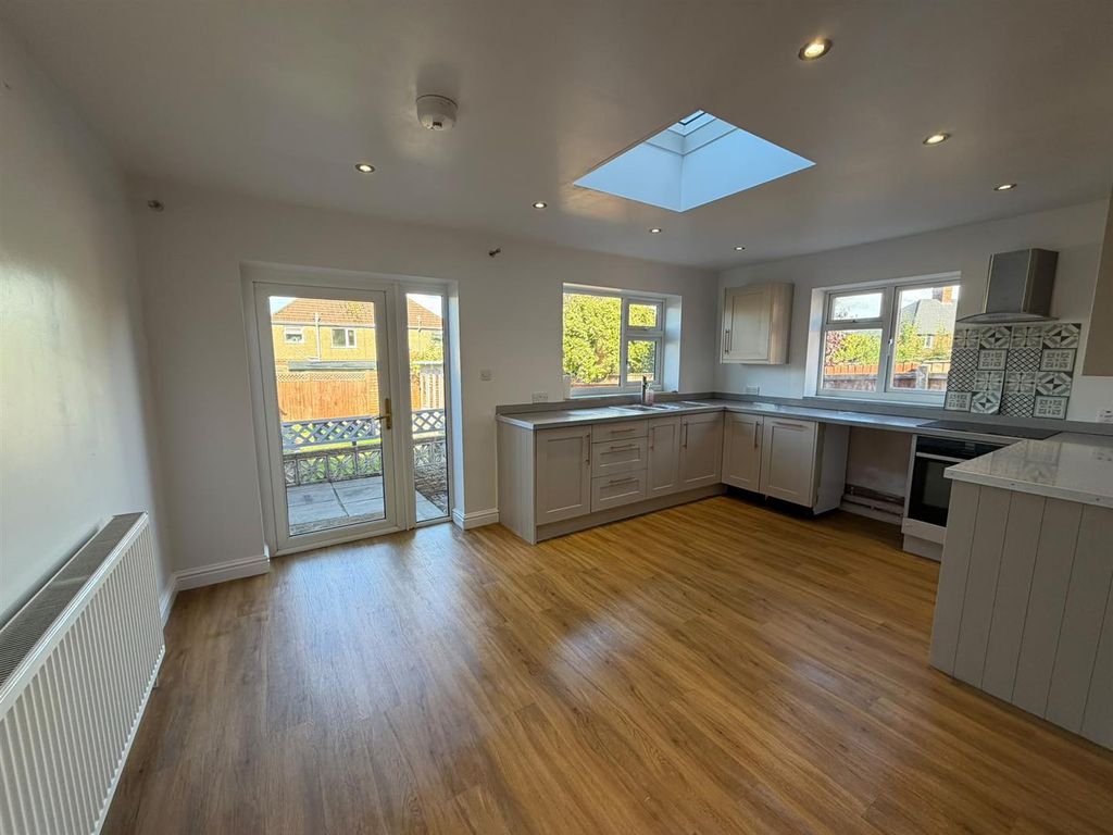 Property photo 2 of 16 1Ffc436E-5812-4F52-8Adf-073d52c37E7F.Jpg