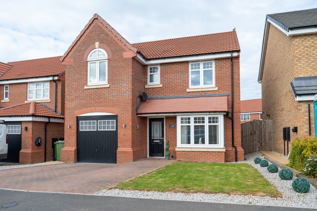 Property photo 1 of 31 32 Clayson32