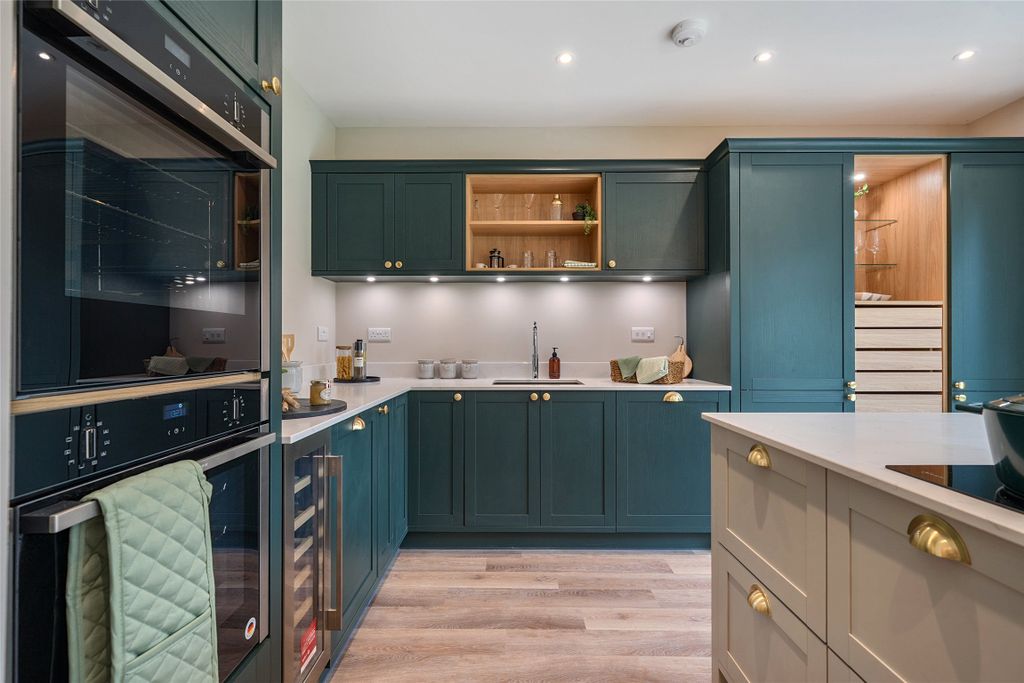 Property photo 3 of 12 Hares Leap