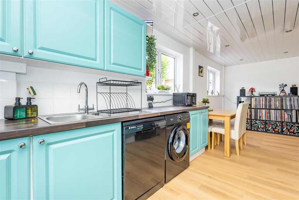 Property photo 3 of 20 Kitchen/Diner