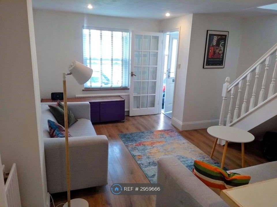 Property photo 3 of 10 Living Area