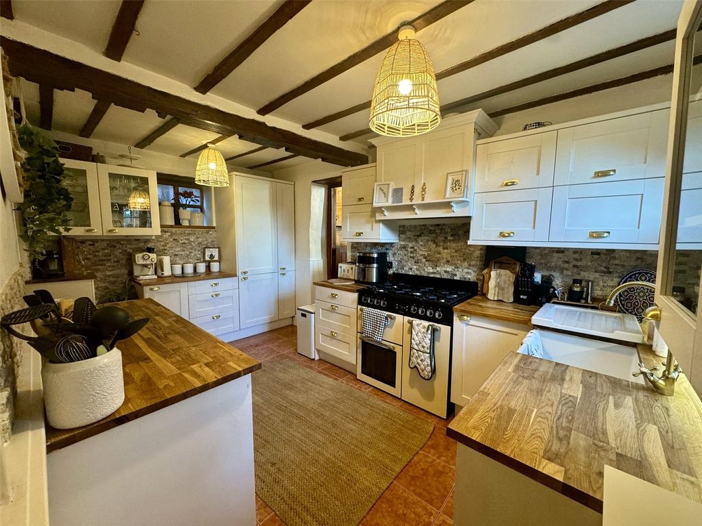 Property photo 2 of 29 Picture No. 20