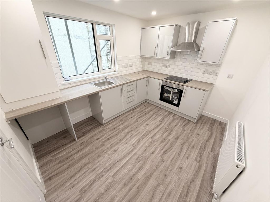 Property photo 1 of 17 Tempimageciqdwj.Jpg