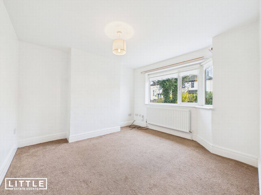 Property photo 2 of 19 Photo 4