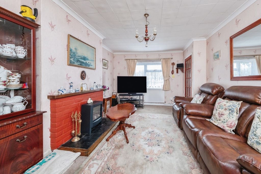 Property photo 2 of 17 Photo