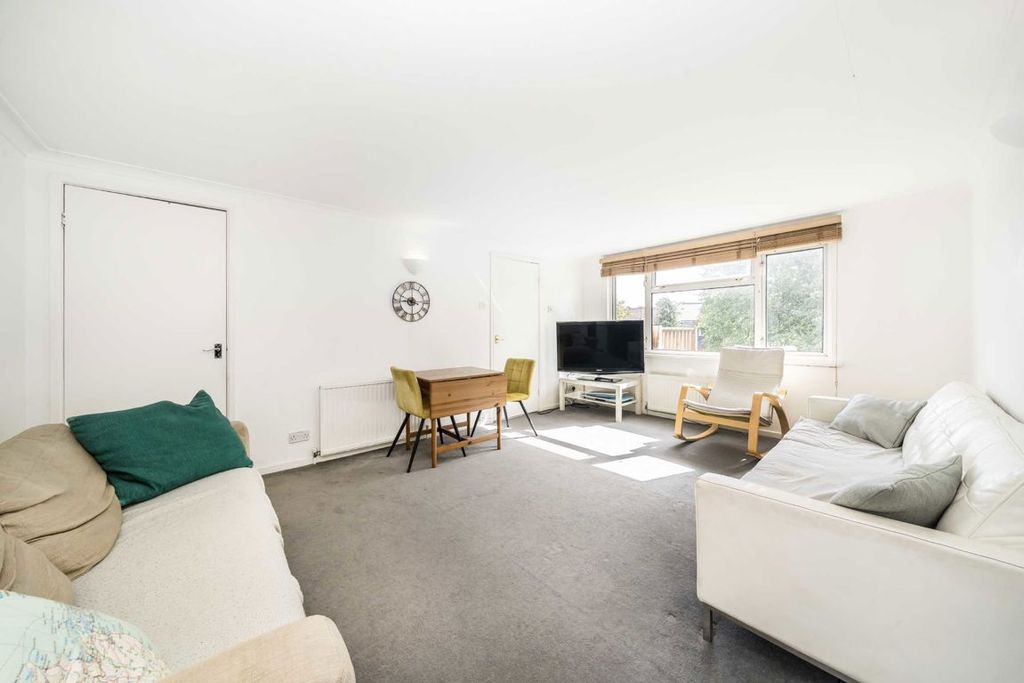 Property photo 2 of 7