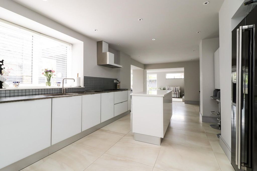Property photo 2 of 40 Kitchen