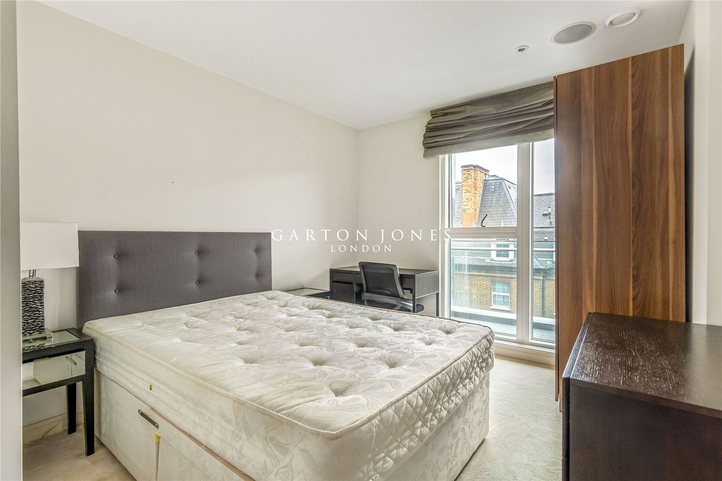 Property photo 3 of 12 Bedroom