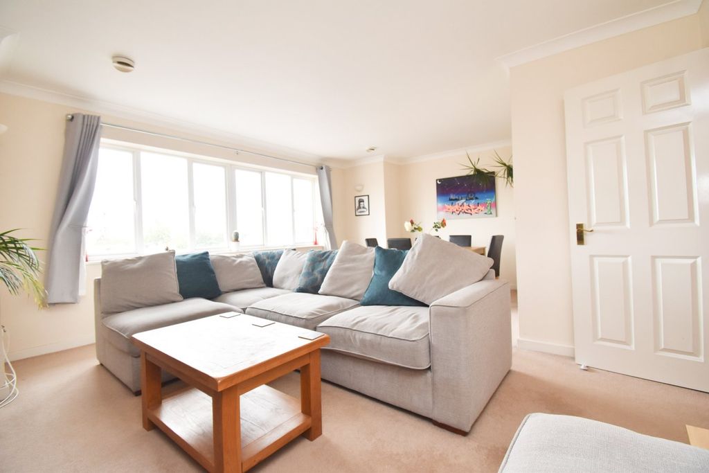 Property photo 3 of 14