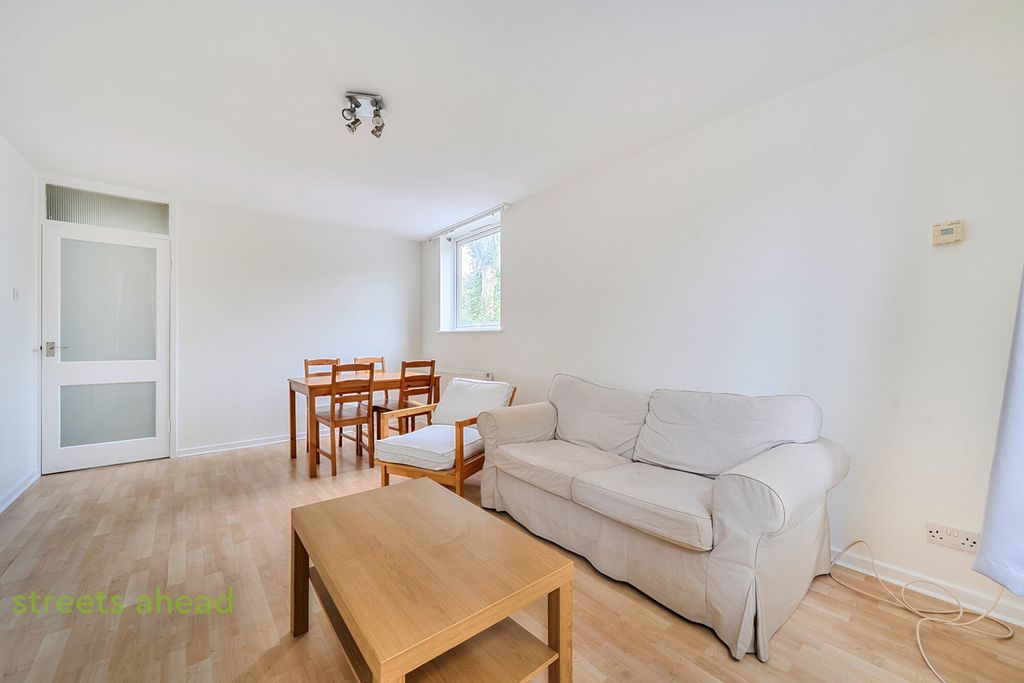 Property photo 2 of 10 Dbd5F25A-4A29-454...