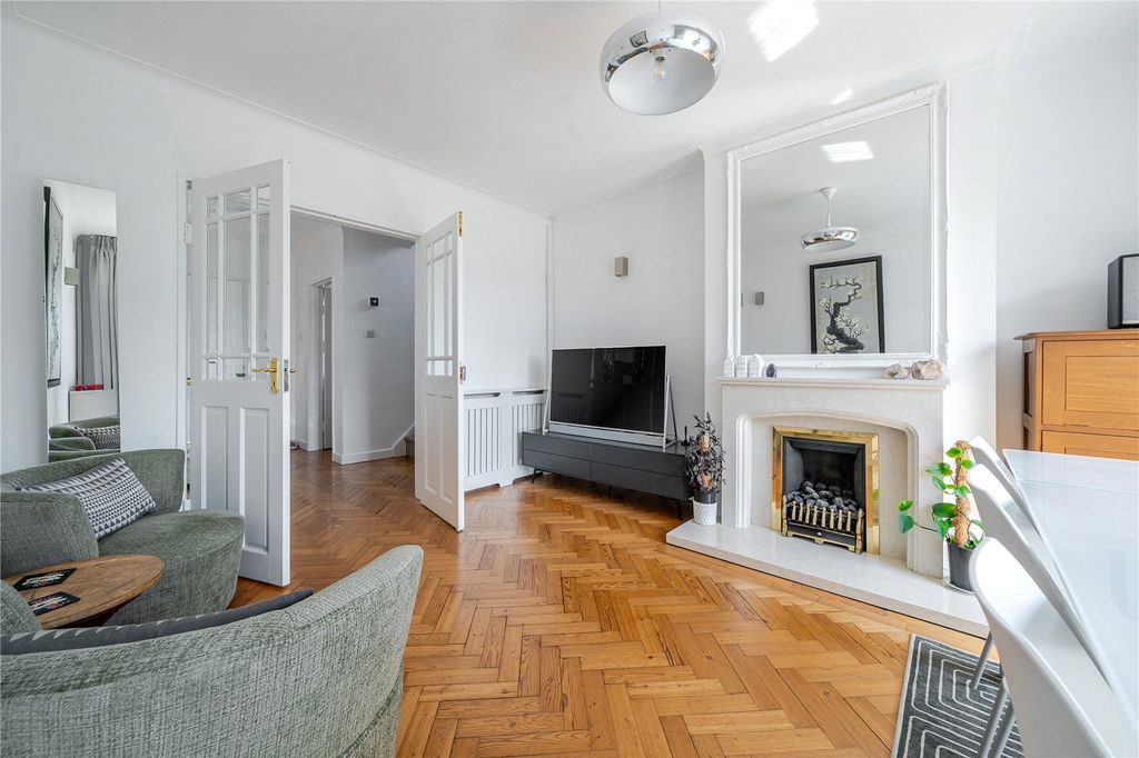 Property photo 3 of 19 Picture No. 18