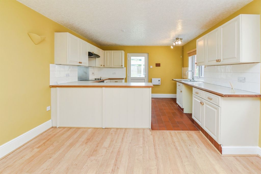 Property photo 3 of 14