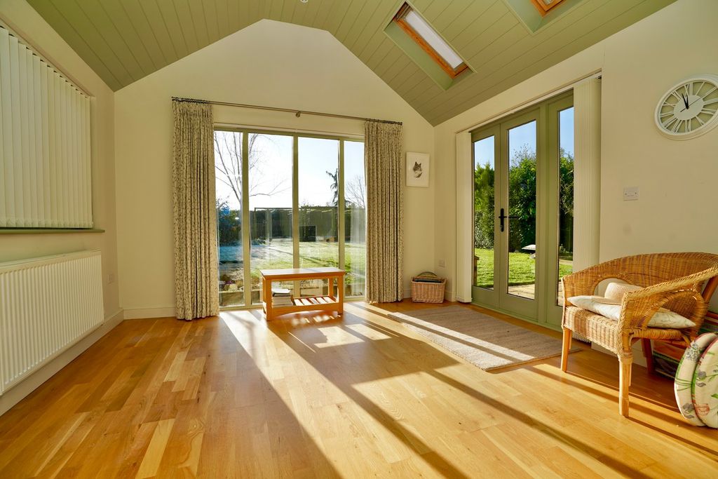 Property photo 2 of 18
