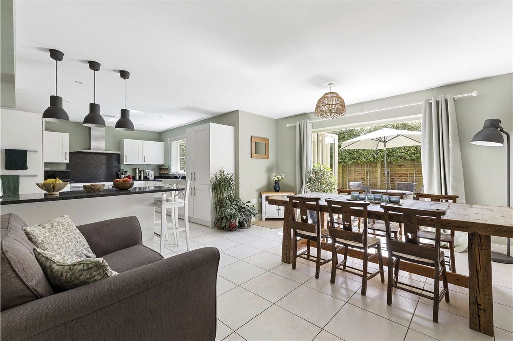Property photo 3 of 15 Kitchen/Dining