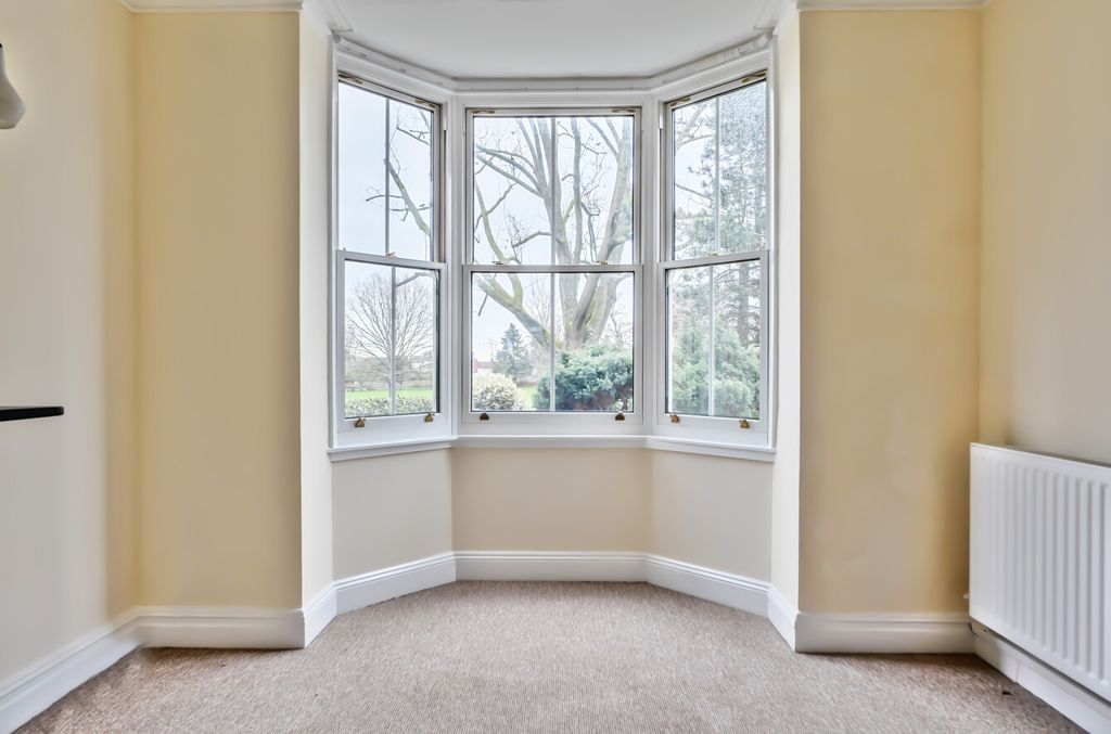 Property photo 3 of 28 -69B7F69Cec2Dd-l-1429923-11-69B3190996cd4