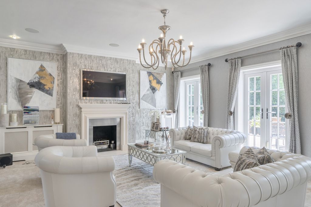 Property photo 3 of 68 1480239-45-6A4530...
