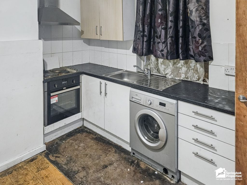 Property photo 3 of 13 Image 2