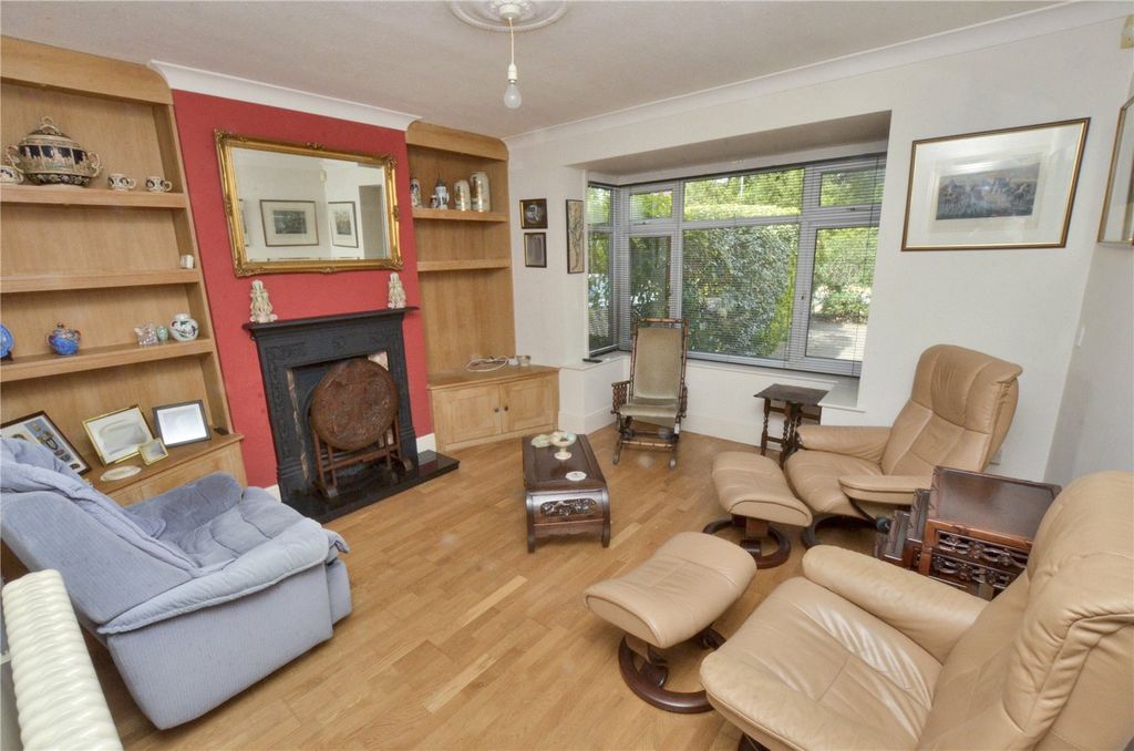 Property photo 2 of 14 Lounge