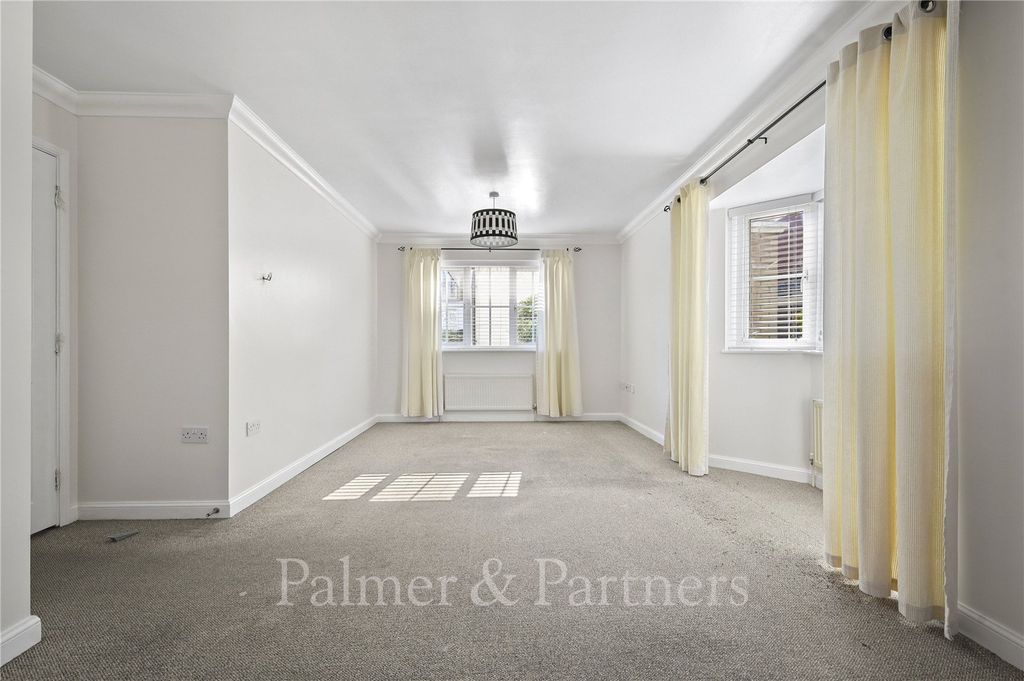 Property photo 2 of 9 Lounge/Diner