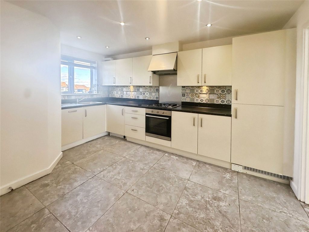 Property photo 2 of 19 Kitchen