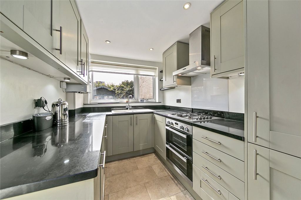 Property photo 3 of 18 Picture No. 10