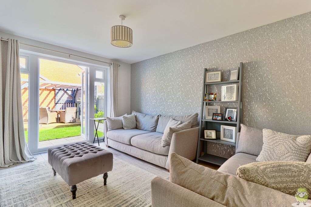 Property photo 3 of 19