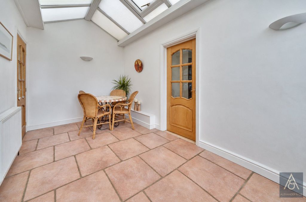 Property photo 3 of 25 Picture No. 30