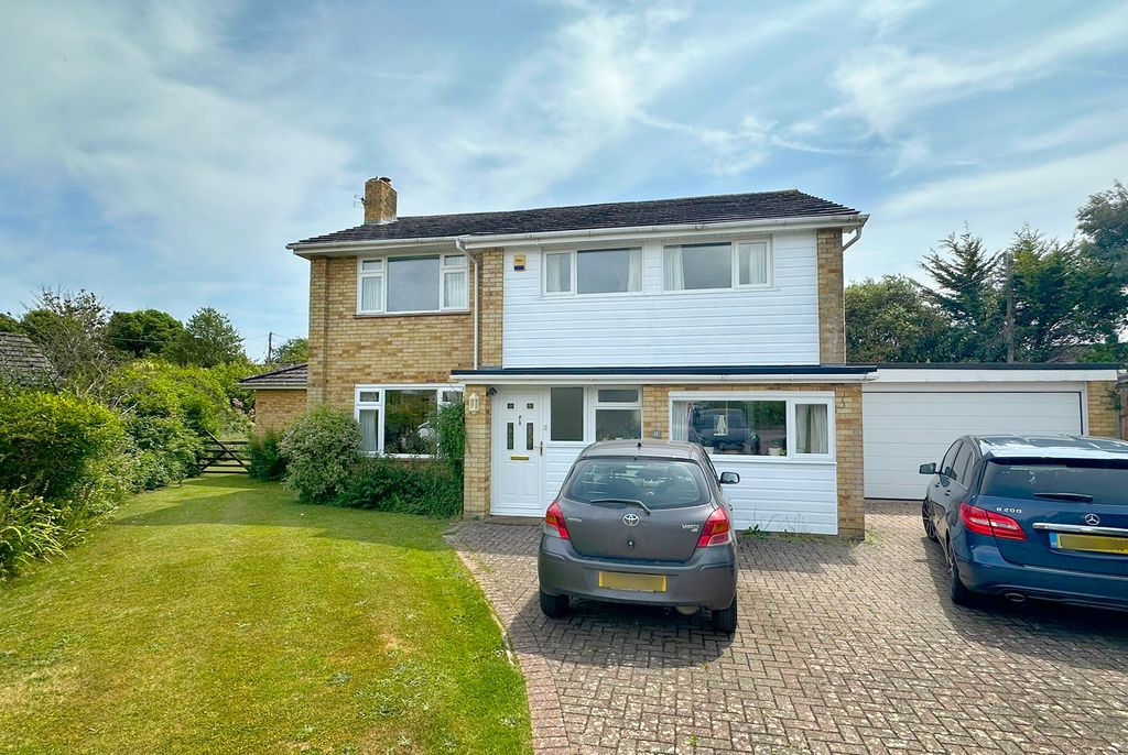 Property photo 1 of 15 17 Kd New Front