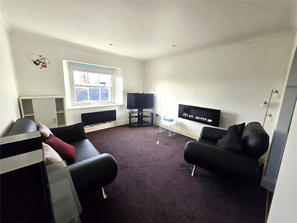 Property photo 3 of 12 Picture No. 14
