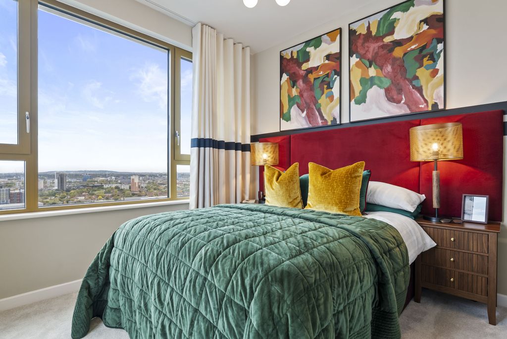 Property photo 1 of 9 Bedroom