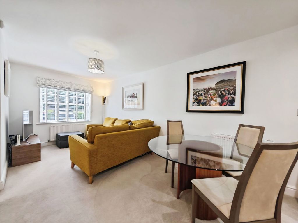 Property photo 3 of 18 Pbox-Img.Jpg