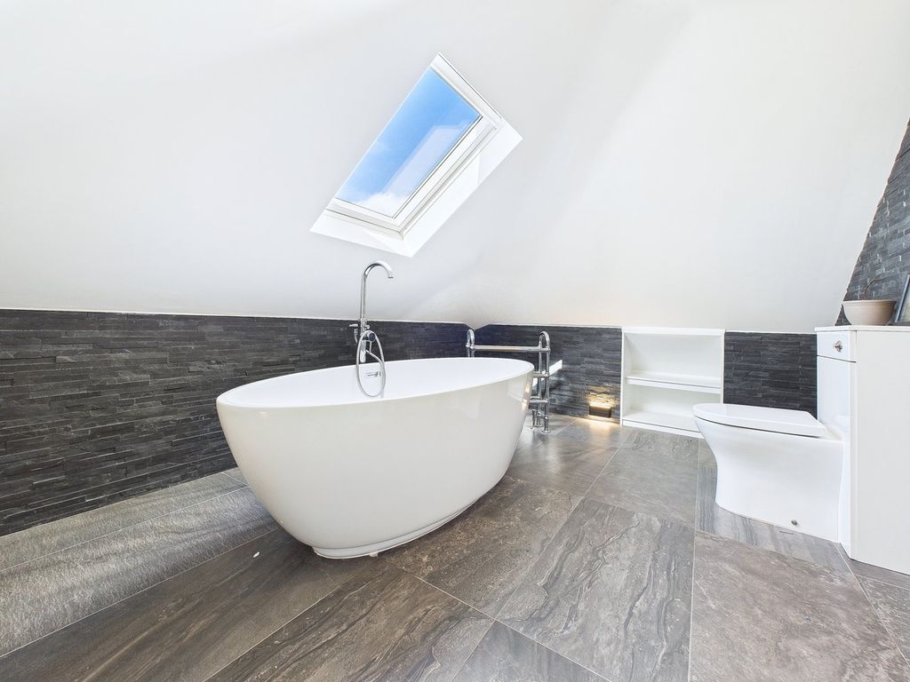 Property photo 2 of 34