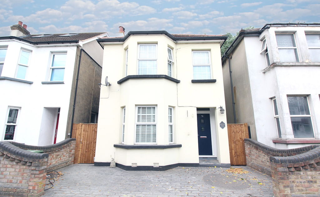 Property photo 1 of 18 External