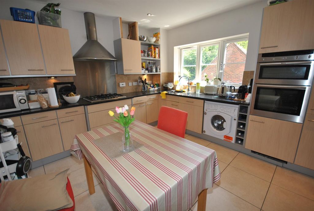 Property photo 3 of 11 Kitchen/Breakfast Room