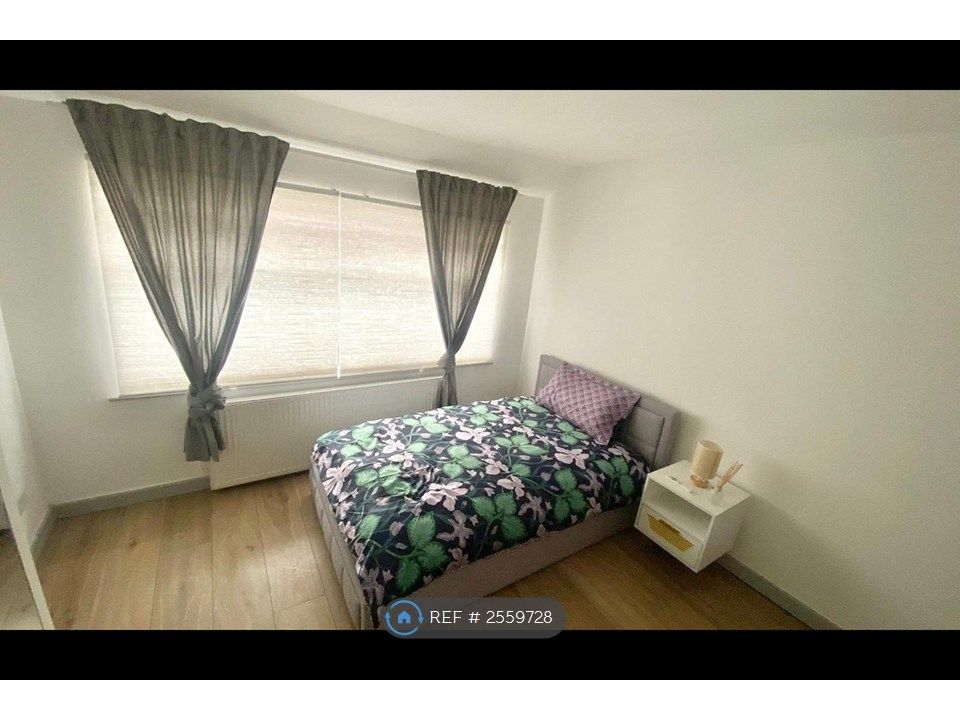 Property photo 3 of 4