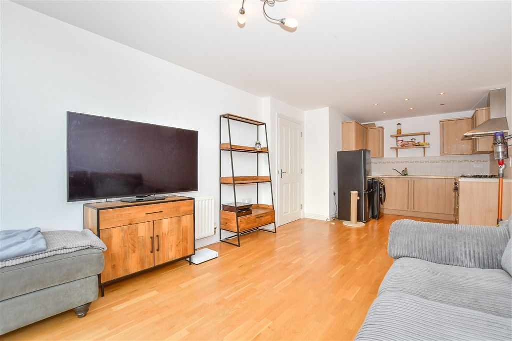 Property photo 3 of 9 Lounge